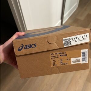 NWT Size 7.5 Asics Gel-Kayano 30 Women's Shoes in All White